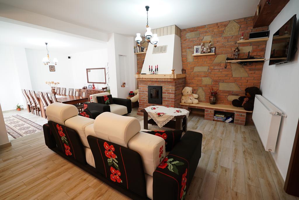 Casa Bunicii Hotel Moisei Luaran gambar