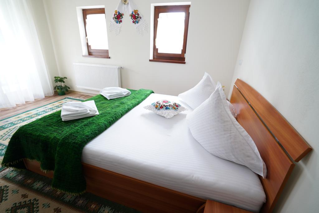 Casa Bunicii Hotel Moisei Luaran gambar